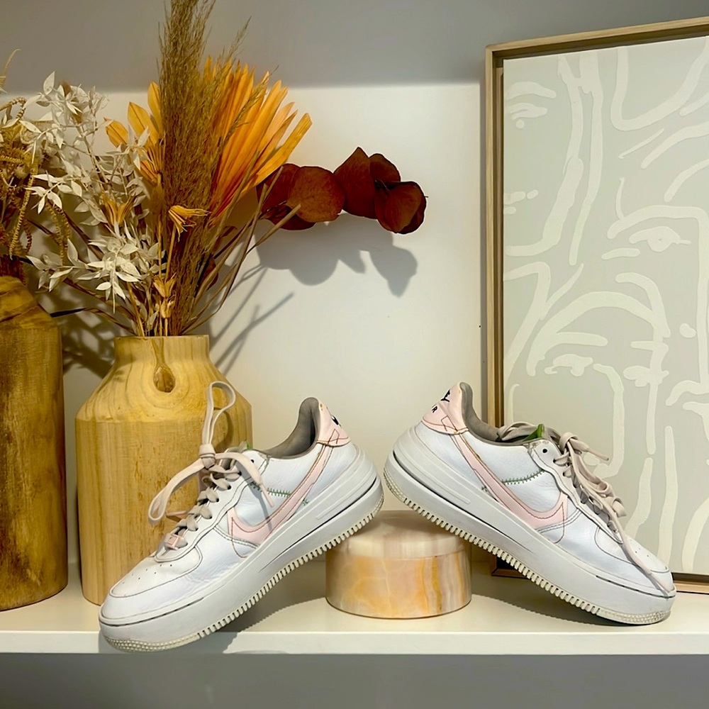 Nike Air Force 1 PLT.AF.ORM 6.5 W white / yellow / green and pink